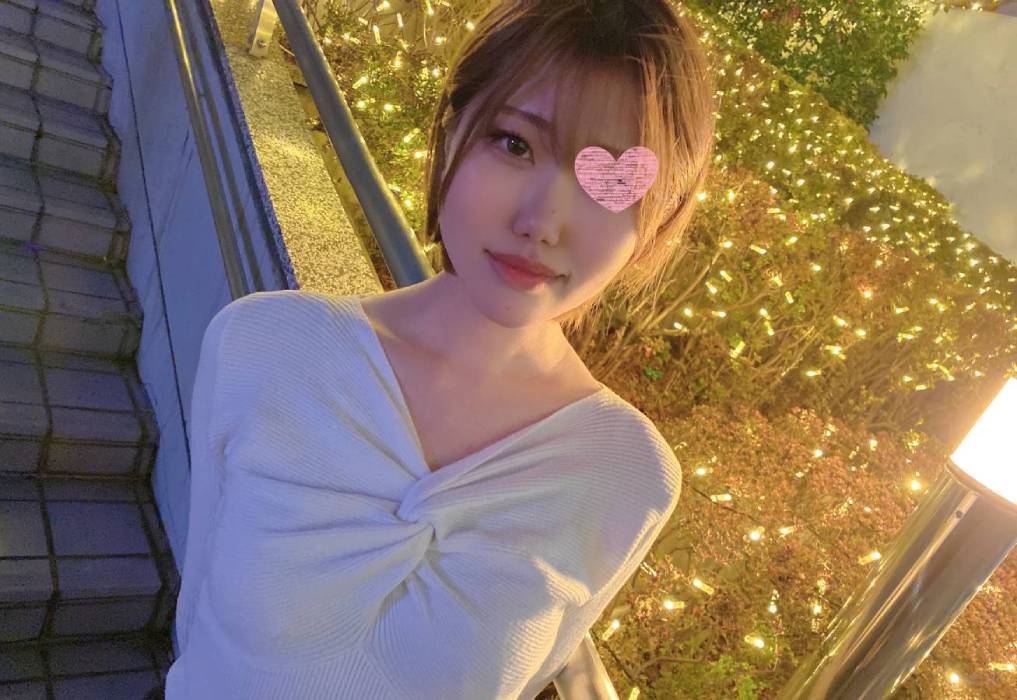 FC2PPV 3192968 [1 Week Limited 2980 &rarr; 1980] A Fair-Skinned Slender Cafe Clerk Pant Violently With A Secret Part-Time Job. I Tried Pouring White Cream.