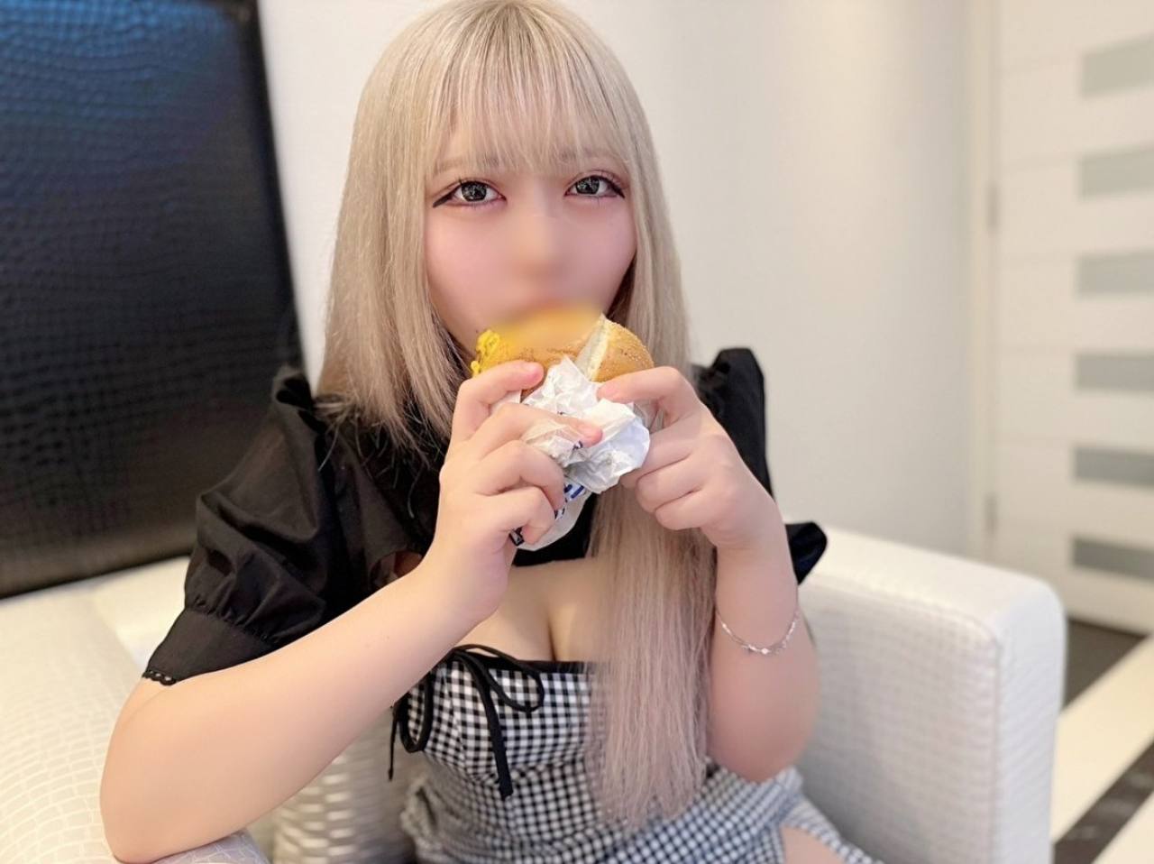 FC2PPV 4745950 [Natural H Cup] A Cafe Hostess With An Incredible Body! Her Super-Sensitive, Busty Body Is Pounded Deep Inside By A Cock, And She Cums Like Crazy ♡