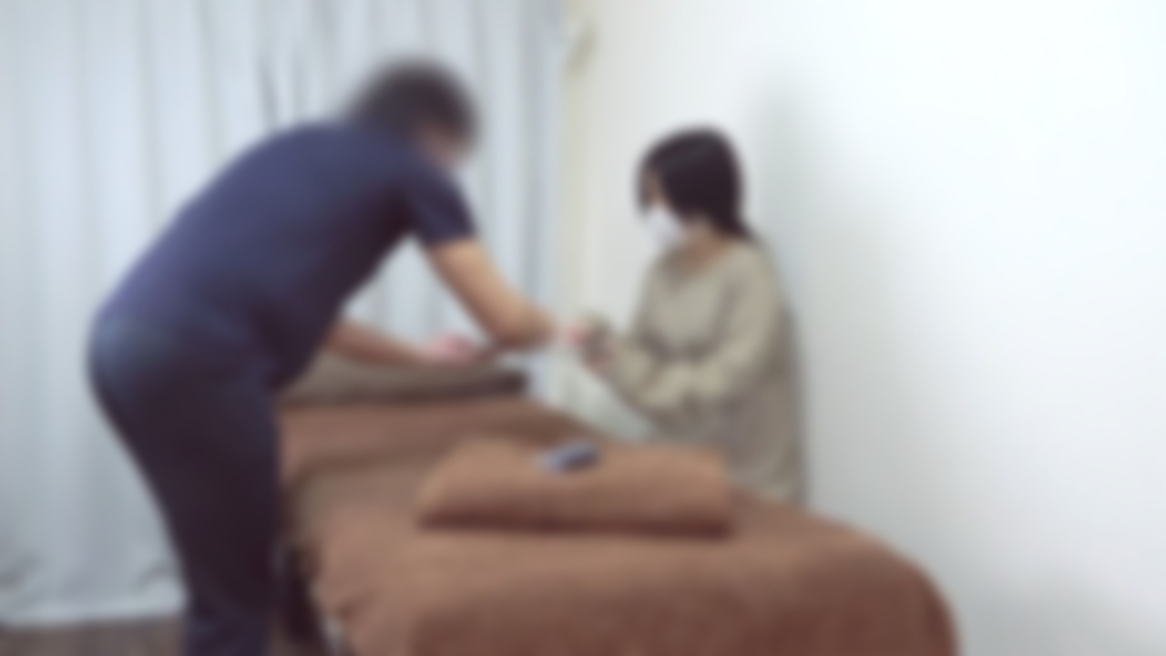 FC2PPV 4880440 ♡Half Price Until April 29th! [No/Almost Internal Ejaculation] A Customer Who Previously Consulted Me About Underarm Hair Removal Came Back To The Shop With Even More Bushy Underarm Hair. The Pheromones Soaked Into Her Hair Are Amazing!